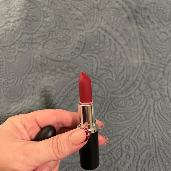 MAC lipstick. Macximal Matte - Picture 3 of 3